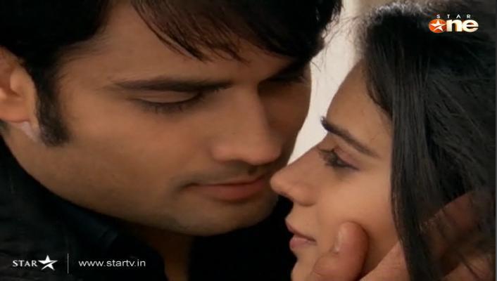 pyar ki ek kahani abhay. Abhay and Piya about to kiss