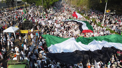 Lawan Pembantaian di Palestina, 1 Juta Massa Bela Palestina Padati Gedung Kedubes AS Jakarta