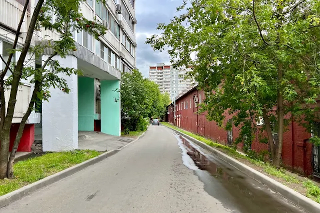 Самокатная улица, Волочаевская улица, дворы