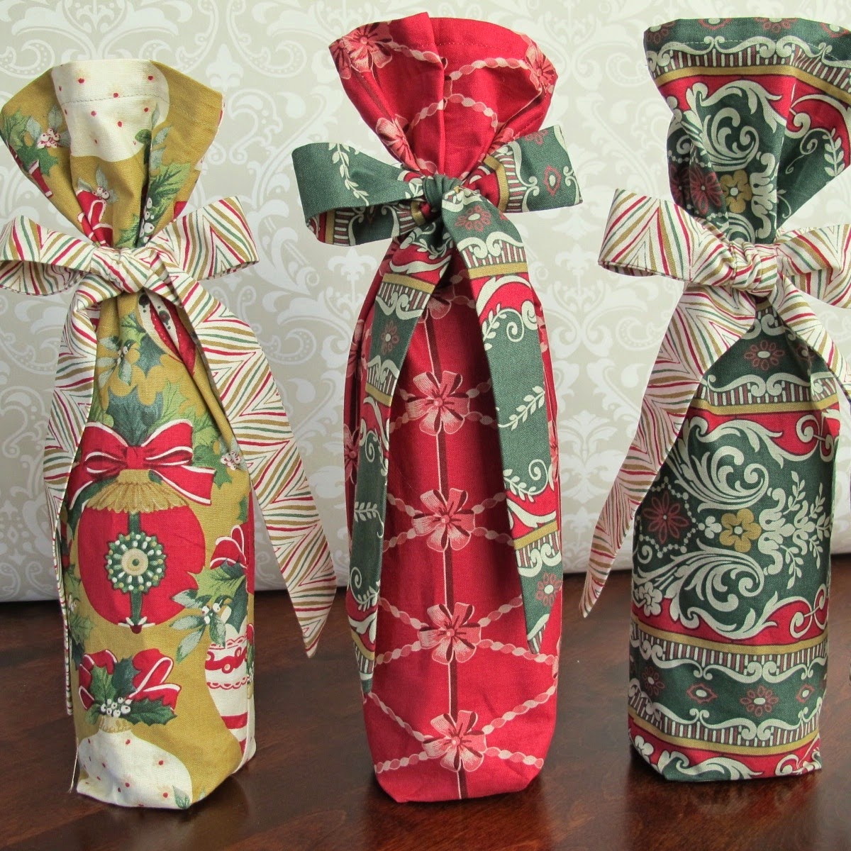 For more Christmas giving ideas, check out the Fabric Gift Card Holder ...