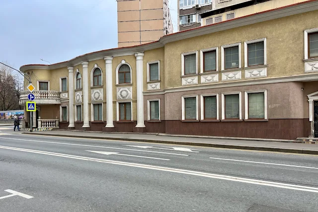 Большая Грузинская улица, здание бывшего казино (построено в 2007 году)