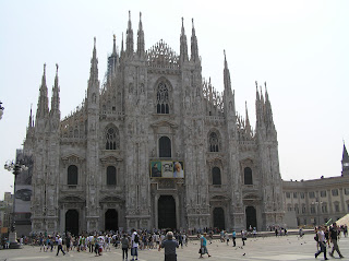 by E.V.Pita... Milano: Duomo and Castle of Sforza / por E.V.Pita... Milán: Duomo y castillo de los Sforzza / Milán no medievo