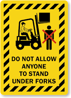 dont-stand-under-forks-sign