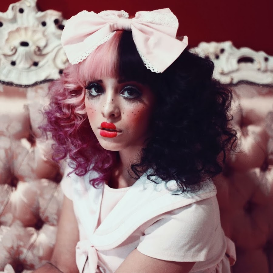 Melanie Martinez vive um amor imaginário no clipe de ‘Soap/Training Wheels’