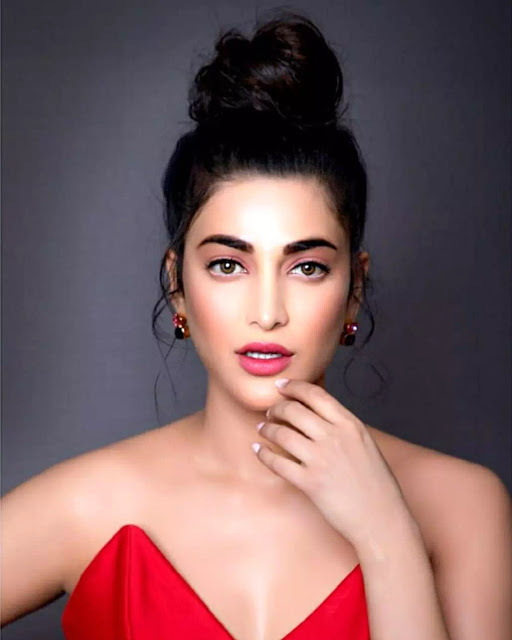 Shruti Kamal Haasan Topknot Hairstyles