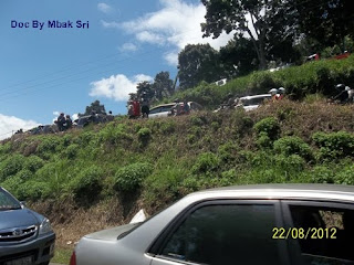 Kemacetan Panjang di Kelok Ampek Puluah Ampek Sumbar