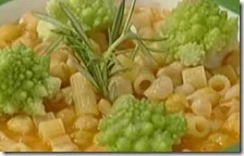 Pasta e ceci con broccolo romano alle acciughe