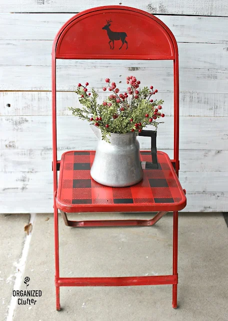 Thrifted Vintage Child's Folding Chair to Winter/Christmas Decor #stencil #oldsignstencils #vintage #chairlove #buffalocheck #rusticChristmas #upcycle