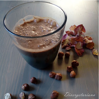 Batido de leche de avellanas y cacao