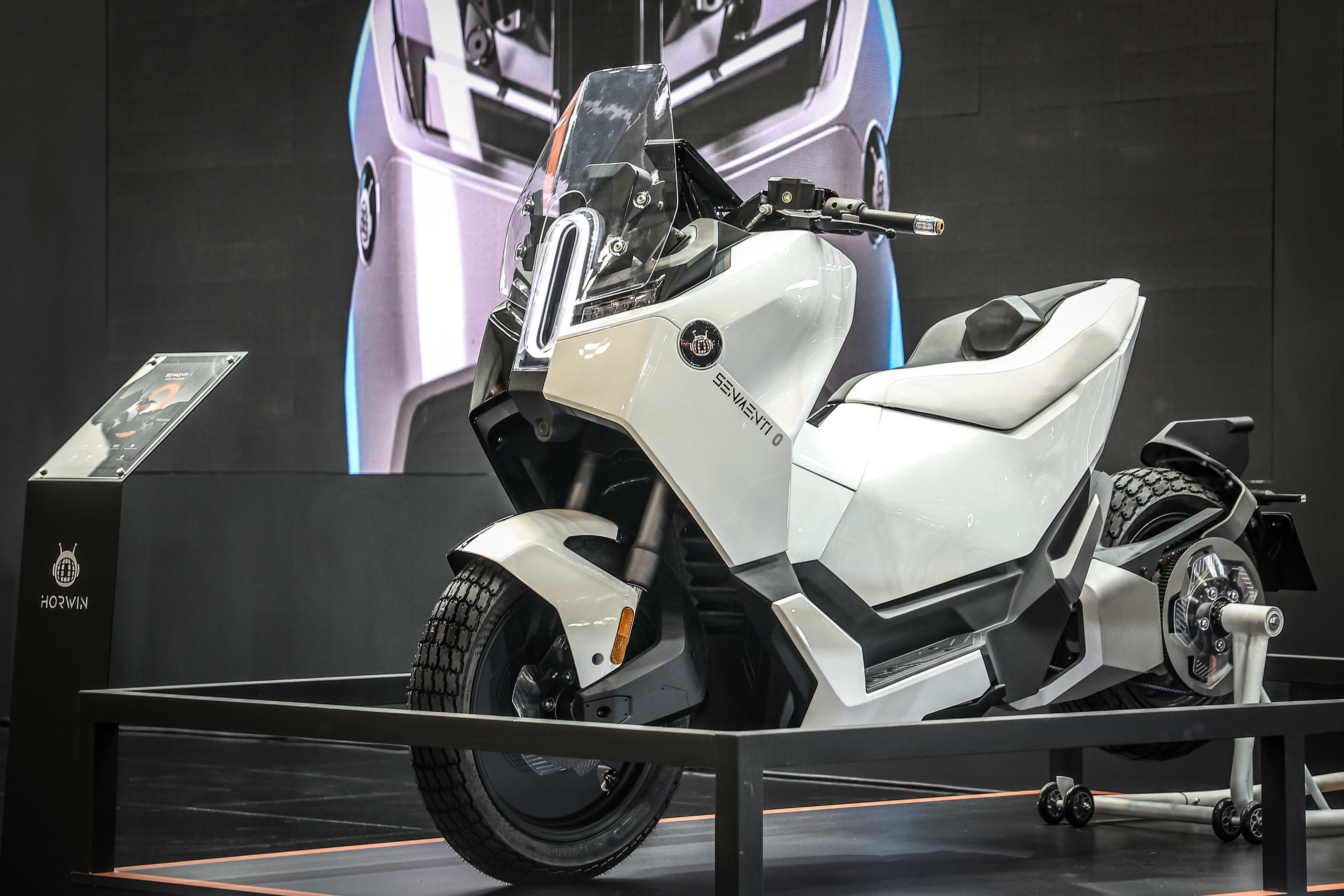 HORWIN presents a unique high-performance e-motorcycle with a top speed of 200 km/h at EICMA 2022