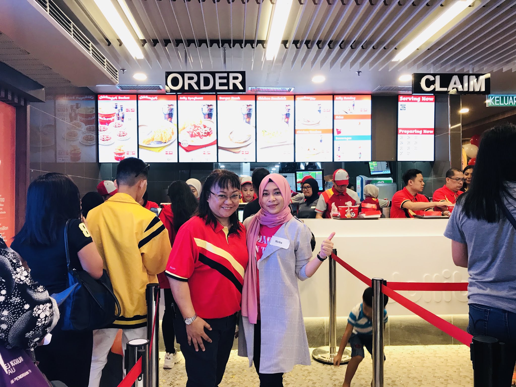 Jollibee Buka Cawangan Yang Pertama di Malaysia