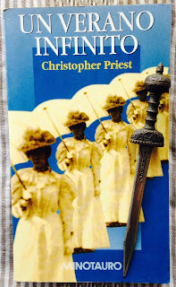 Portada del libro Un verano infinito, de Christopher Priest