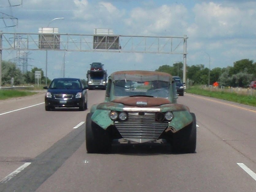 Pretty neat old rat truck