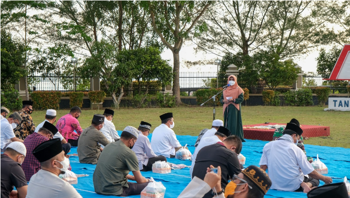 Buka Puasa Bersama Dengan Anak Panti Asuhan, Rahma Himbau Disiplin Terapkan Protokol Kesehatan