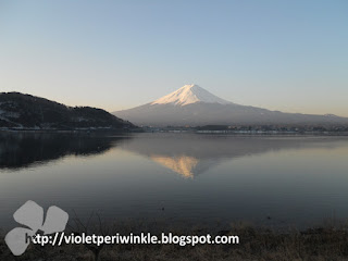 serene mountain Fuji reflection on lake