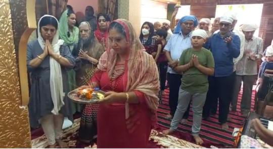 धूम-धाम से मनाया गया मानवता के गुरु नानक देव जी का प्रकाश पर्व, गुरबाणी एवं सत्संग कीर्तन का हुआ आयोजन 