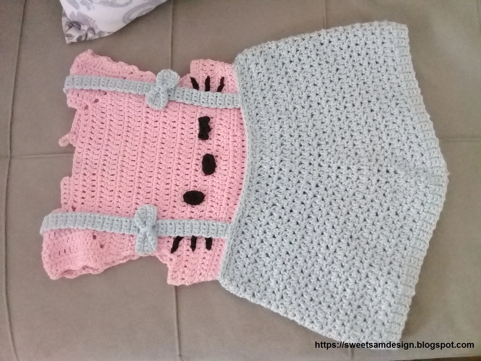 Small Hello Kitty in A Dress - Free Crochet Pattern