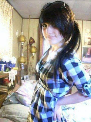 Young Rich Desi Pakistani Girls Pictures