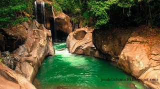 [http://FindWisata.blogspot.com] Surga Tersembunyi Air Terjun Nyarai Di Dalam Hutan