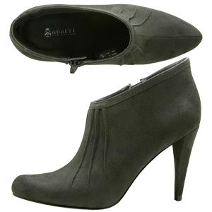 Payless on Girl S Guide To Shoes  Buy Designer And Payless