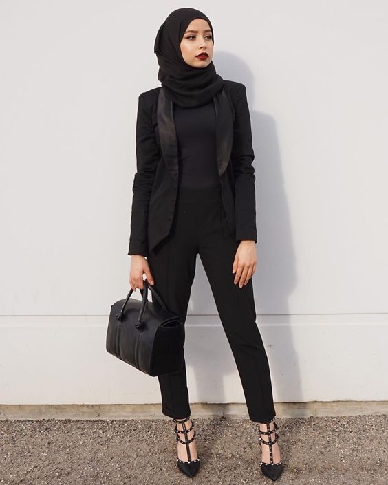 21+ Model Baju Kerja Muslim, Percantik Hunian!