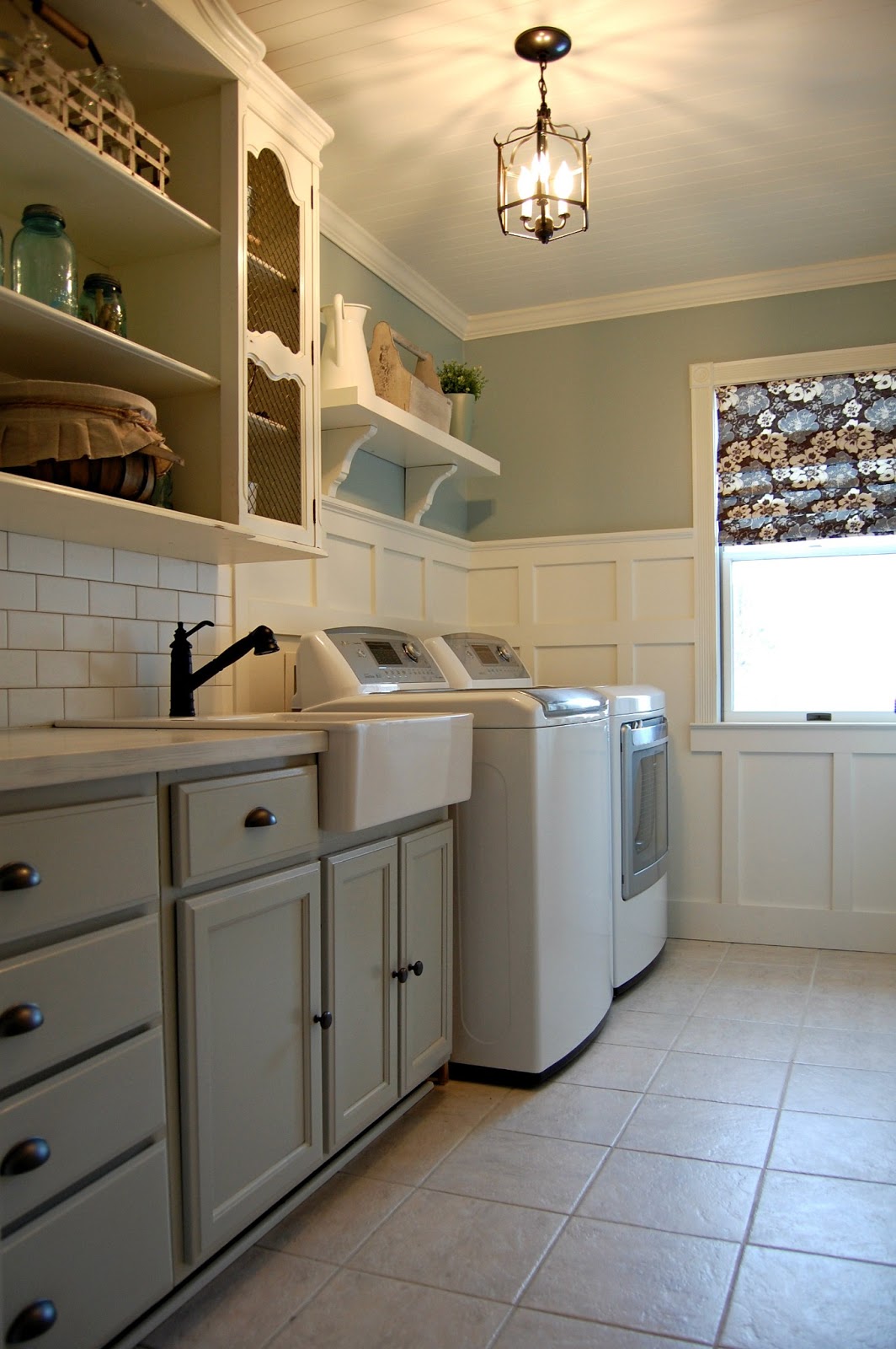 Roly Poly Farm Laundry Room Reveal