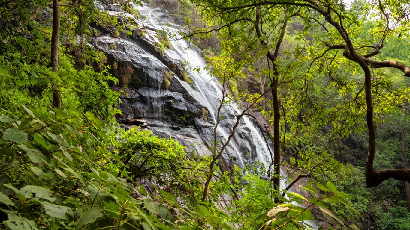 waterfalls in Panchmarhi