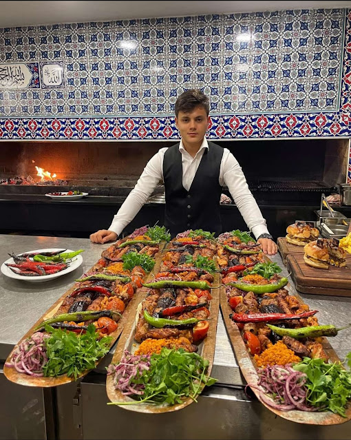 مطعم كبابجي محمود kebapçı mahmut restaurant اسطنبول