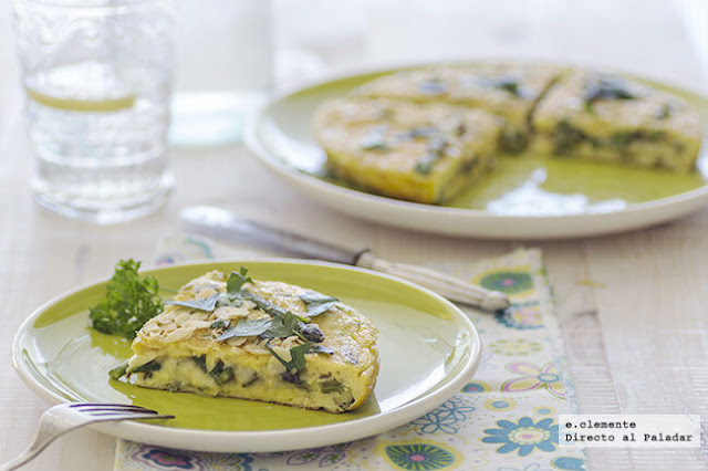 GASTRONOMIA: Tortilla de espárragos verdes, almendras y queso manchego: receta para disfrutar de la cena.