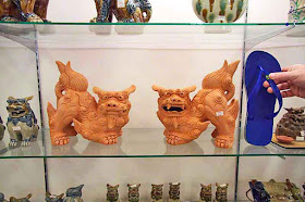 Shisa on glass shelves, size 12 Brazilian sandal