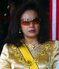 ADA AKU KESAH??: Madu Tiga @ Rosmah Mansor