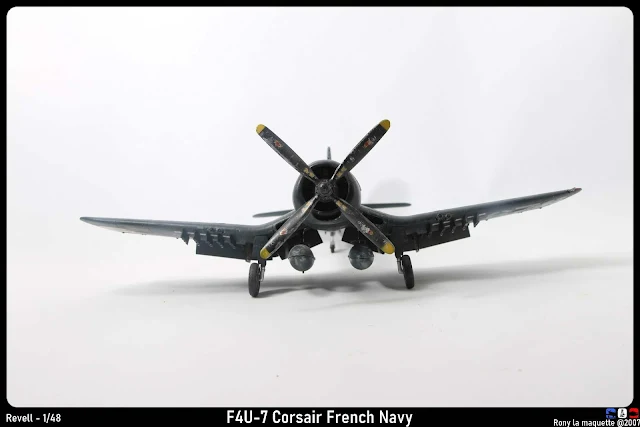 Maquette du F4U-7 Corsair French Navy de Revell au 1/48.