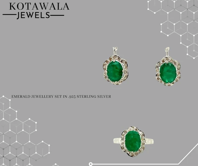 Emerald Jewellery Set