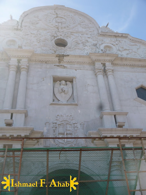 Facade of Cebu Metropolitan Cathedral damaged by Bohol earthquake