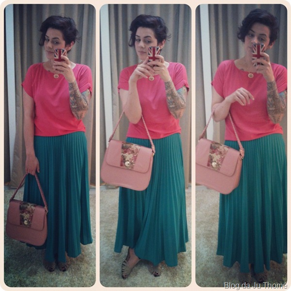 look saia plissada  blusa rosa