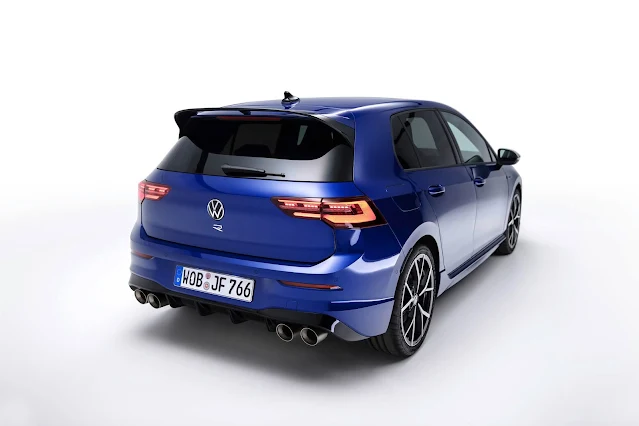 VW Golf R 2021 / AutosMk