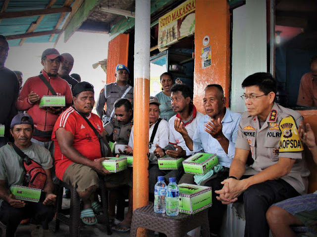 Royke Lumowa Mangente Supir Angkot, Tukang Becak dan Pengojek Batu Merah Asrama