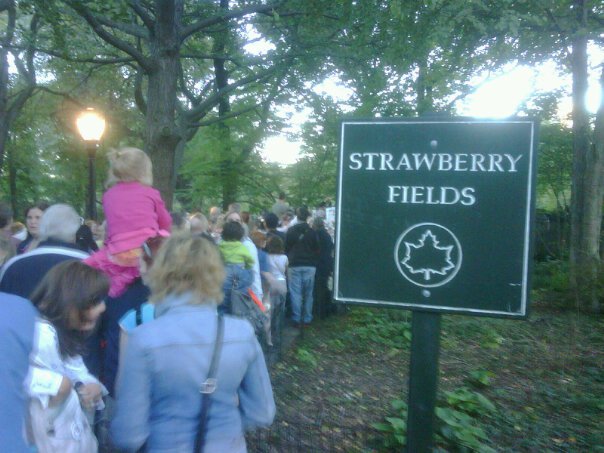 strawberry fields central park ny. in Central Park was packed