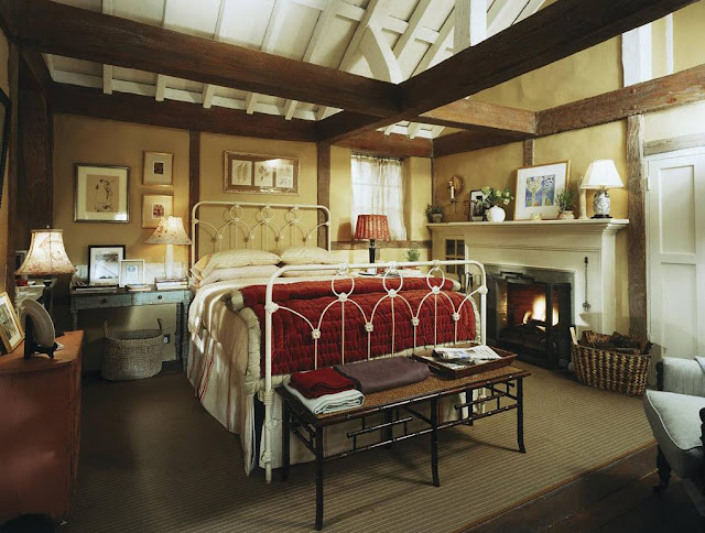 English cottage bedroom