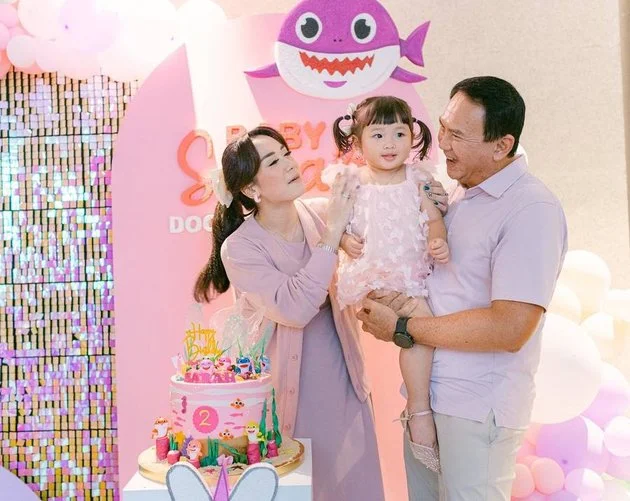 Lima Potret Momen Perayaan Ulang Tahun Ke-2 Tahun Putri Ahok dan Puput