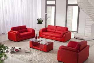 Sala con muebles rojos