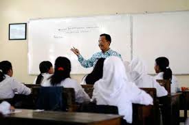 Pendidikan Gratis Buat Guru Apatis?