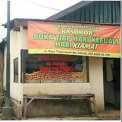 8 Spanduk Tempat Makan Ini Kocaknya Bikin Perut Lapar