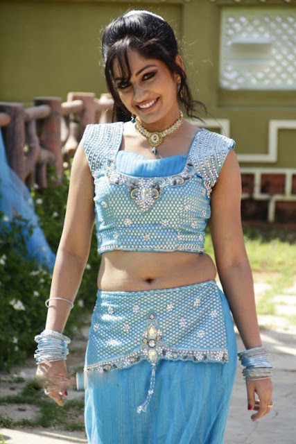 Madhavi Latha Spicy Navel Stills