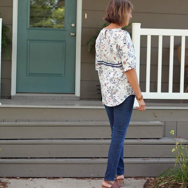 Style Arc Dixie Woven Top using Style Maker Fabrics floral and rick rack trim