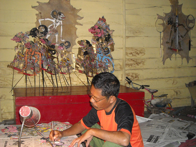  Pengrajin Wayang Kulit  KIM MBAH GERIT