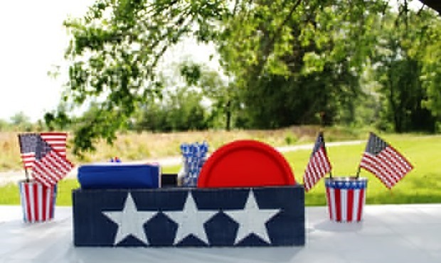 Patriotic-picnic-crate-military-holiday-July-4th-red-white-and-blue-DIY-decor-Knick-of-Time (1)