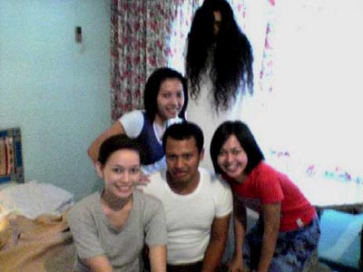 Foto Hantu  Kuntilanak di dalam kamar