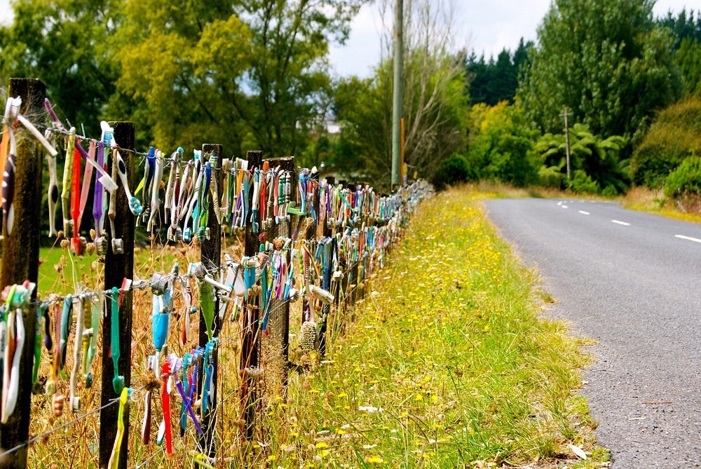 toothbrush-fence-1