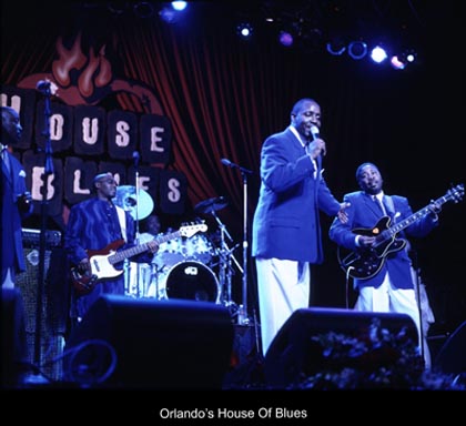 <img src="image.gif" alt="Orlando's House of Blues" />